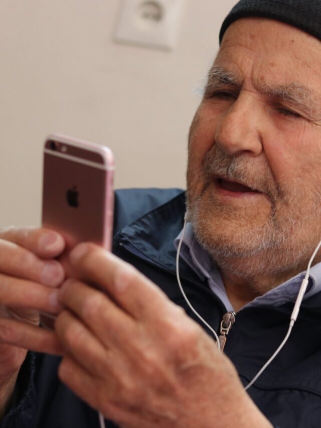 Os melhores smartphones para idosos