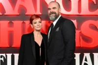 lily allen revela detalhes da separação de david harbour em novo álbum