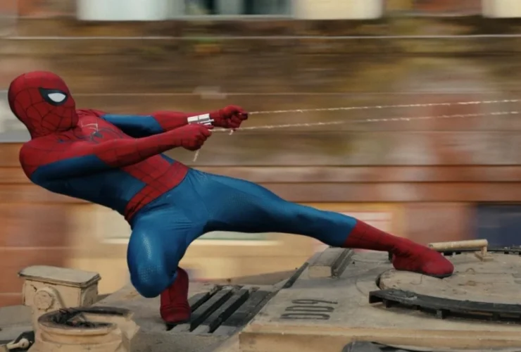 "É de outro mundo": Tom Holland acha que o melhor filme do Homem-Aranha não é nenhum dos seus