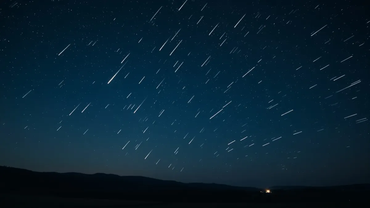 outubro terá chuva de meteoros do cometa halley e saturno em destaque